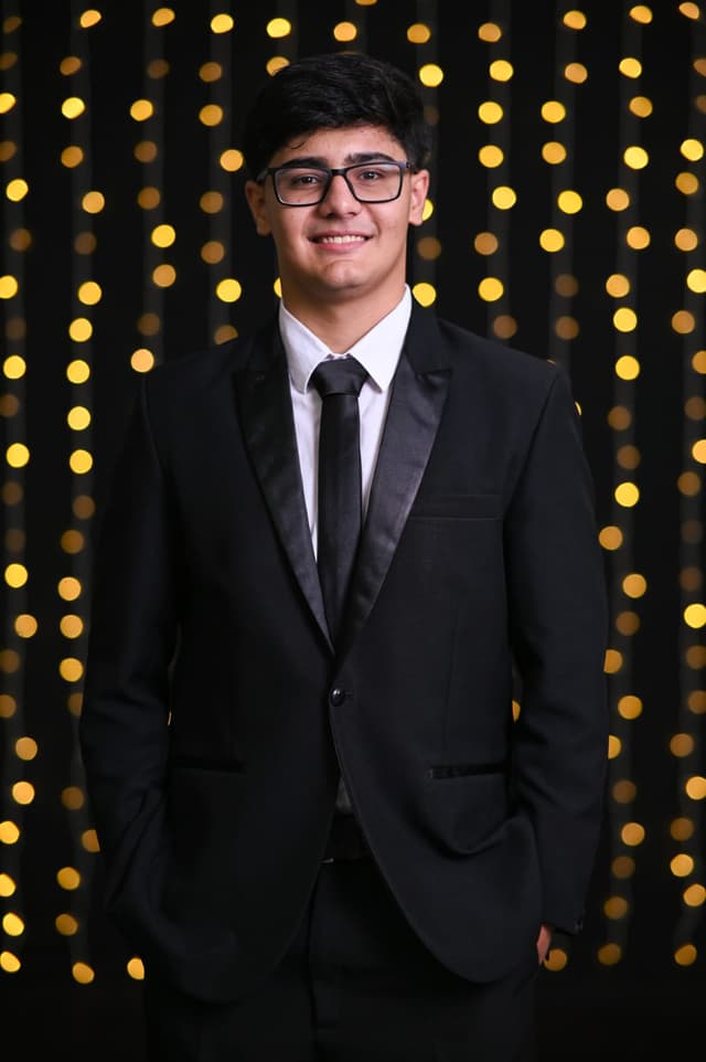 Pedro Henrique Sales sorrindo — desenvolvedor full-stack B2B